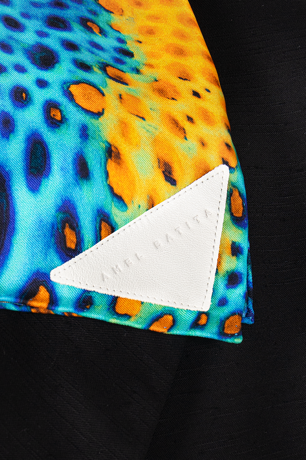 MUNIR MOUSSARD Carré de soie 90 Amel Batita Boutique Officielle